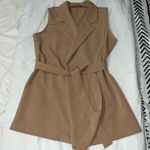 Women vest size Us 4